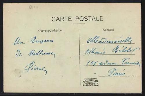 AK Mulhouse /Alsace, Place du Nouveau-Quartier avec passants et architecture urbaine