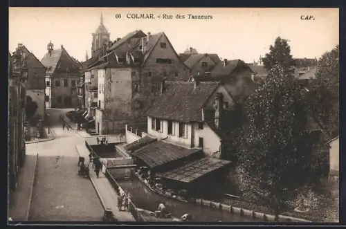 AK Colmar, Rue des Tanneurs avec maisons traditionnelles et canal