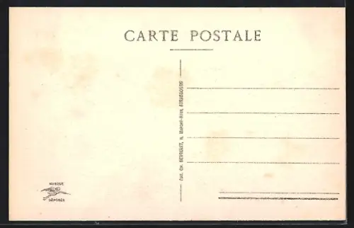 AK Trois-Épis, Vue sur les bâtiments entourés de forêt et collines