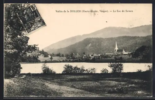 AK Sewen /Haute-Alsace, Le Lac de Sewen et vue sur l`église au fond des Vosges