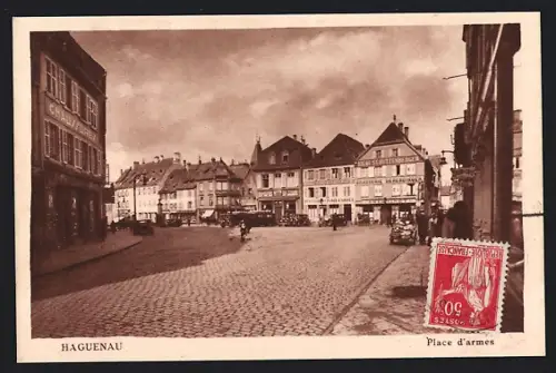 AK Haguenau, Place d`armes avec bâtiments historiques et rue pavée