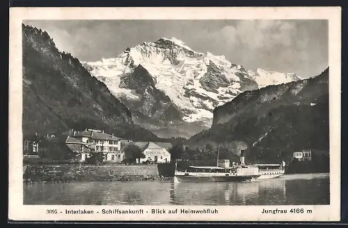 AK Interlaken, Schiffsankunft mit Blick auf Heimwehfluh, Jungfrau