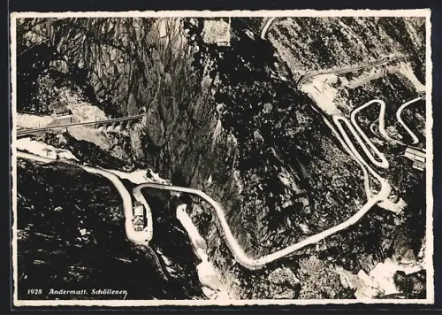 AK Andermatt, Schöllenen, Mäandernde Bergstrasse mit Viadukt u. Tunnel aus der Vogelschau