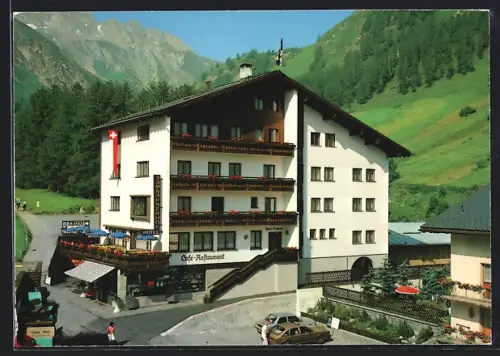 AK Samnaun, Hotel Samnaunerhof Fam. Zegg-Greil mit Strasse aus der Vogelschau
