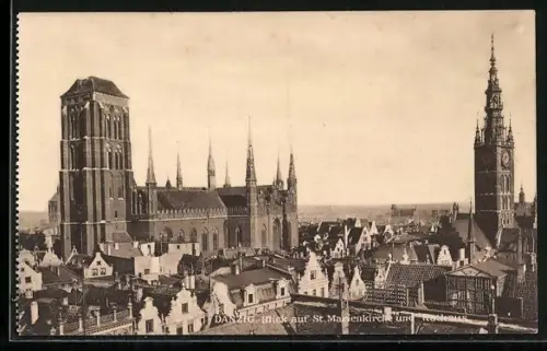 AK Danzig / Gdansk, Blick auf die St. Marienkirchen und das Rathaus