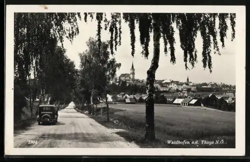 AK Waidhofen a. d. Thaya, Strassenpartie nahe des Ortseinganges