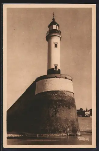 AK Le Tréport, Le Phare pris de la passe