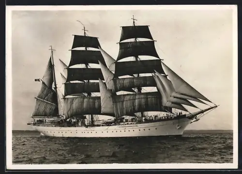 AK Segelschulschiff  mit gesetzten Segeln