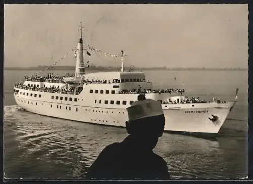 AK Passagierschiff TS Bremerhaven auf See