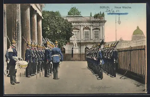 AK Berlin, Neue Wache, Ablösung der Wache