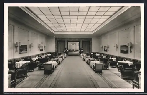 AK Weimar, Haus Elephant, Innenansicht der Halle