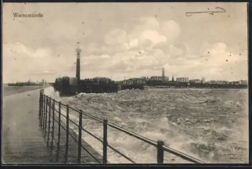 AK Warnemünde, Molenkopf mit Leuchtturm