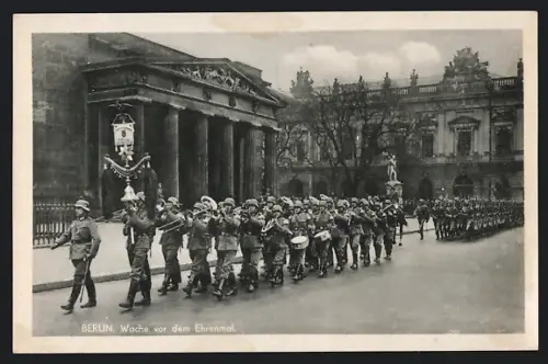 AK Berlin, Ehrenmal, Unter den Linden, Wachablösung