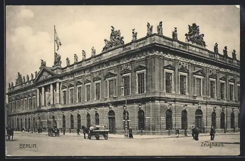 AK Berlin, Zeughaus mit Strassenpartie