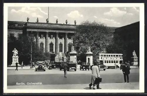 AK Berlin, Universität mit Denkmal und Autobus