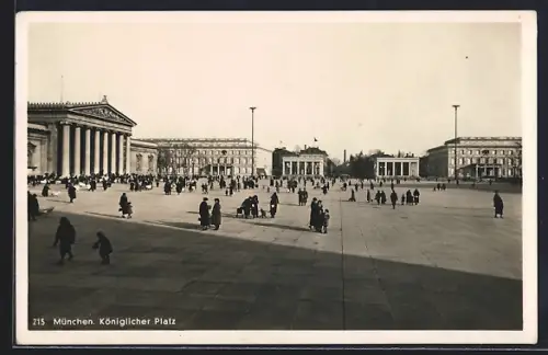AK München, Königlicher Platz mit Ehrentempeln