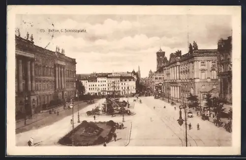 AK Berlin, Schlossplatz mit Geschäftshäusern und Brunnen