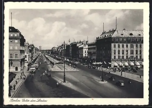 AK Berlin, Unter den Linden mit Hotel Adlon