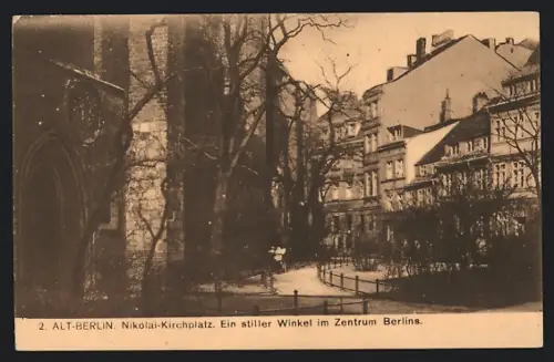 AK Berlin, Nikolai-Kirchplatz mit Wohnhäusern