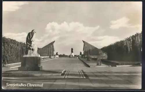 AK Berlin-Treptow, Sowjetisches Ehrenmal