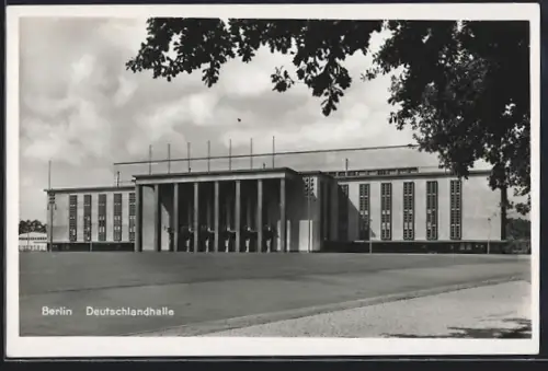 AK Berlin-Charlottenburg, Blick zur Deutschlandhalle