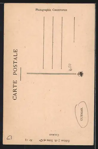 AK Guemar, Porte médiévale avec habitants devant l`entrée du village