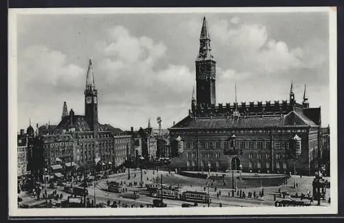 AK Kopenhagen, Rathaus und Palace-Hotel mit Strassenbahnen aus der Vogelschau