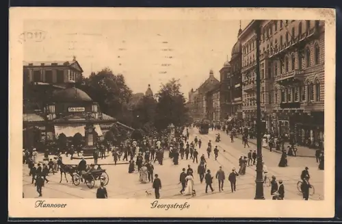 AK Hannover, Georgstrasse mit Cafe Kröpcke, Passanten u. Strassenbahn