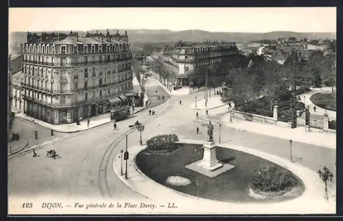 AK Dijon, Vue generale de la Place Darcy, Strassenbahn