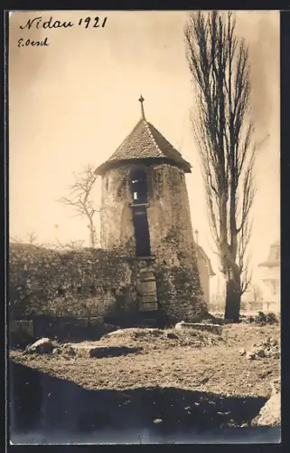 AK Nidau, Teils verfallener Turm mit Feldsteinmauer