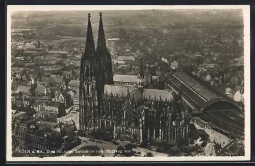AK Köln a. Rh., Dom-Südseite vom Flugzeug aus