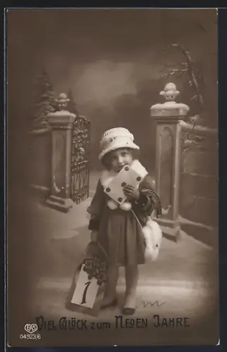 Foto-AK EAS Nr. 04923/6: Mädchen mit Kuvert und Kalenderblatt, Neujahrsgruss