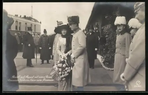 AK Prinz Ernst August von Braunschweig mit seiner Braut Prinzessin Victoria Luie von Preussen