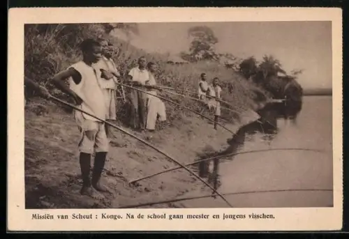 AK Kongo-Zaire, Missions de Scheut. Apres la classe, maitre et eleves vont a la peche - Missionar