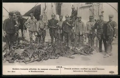 AK Neufmontiers, Soldats francais affubles de casques allemands, Deutsche POW's im Gefangenenlager