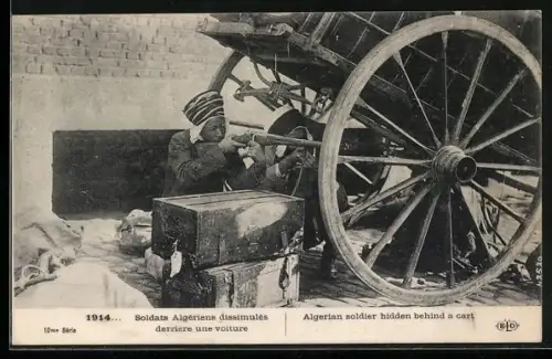 AK Soldats Algériens dissimulés derrière une voiture..., algerischer Schütze