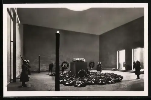 AK Berlin, Wachen und Kränze am Ehrenmal, Unter den Linden