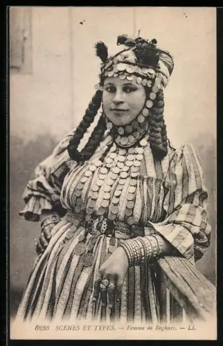 AK Au Maroc, Femme Sorciere Marocaine, Dame mit Goldschmuck