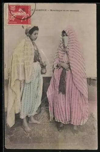 AK Algérie, Zwei Frauen stehen nebeneinander, Mauresque et sa servante, arabische Volkstypen