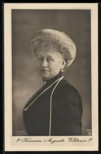 AK Kaiserin Auguste Victoria von Preussen trägt Perlenkette