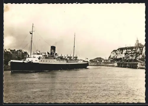 AK Passagierschiff Le Brighton vor Anker