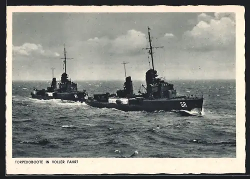 AK Torpedoboote GA und MÖ der Kriegsmarine in voller Fahrt