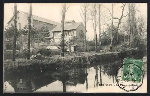 AK Belfort, Le Parc à Belfort avec vue sur l`église et le cours d`eau paisible