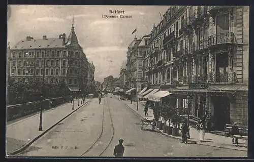 AK Belfort, L`Avenue Carnot avec immeubles et passants