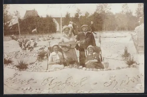 Foto-AK Travemünde, Urlauber am Strand, 1913