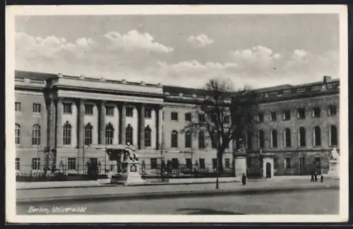 AK Berlin, Universität, von der Strasse gesehen