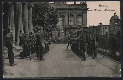 AK Berlin, Neue Wache, Ablösung, Soldaten