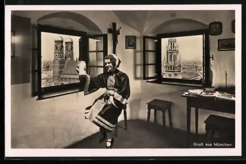 AK München, Ausblick auf Frauenkirche, Frau mit Bierkrug