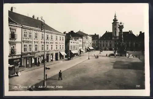AK St. Pölten /N. D.,  Platz mit Geschäften