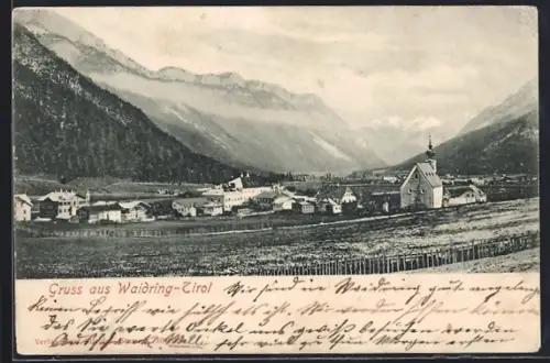 AK Waidring /Tirol, Ortsansicht mit Kirche, Blick in die Alpen
